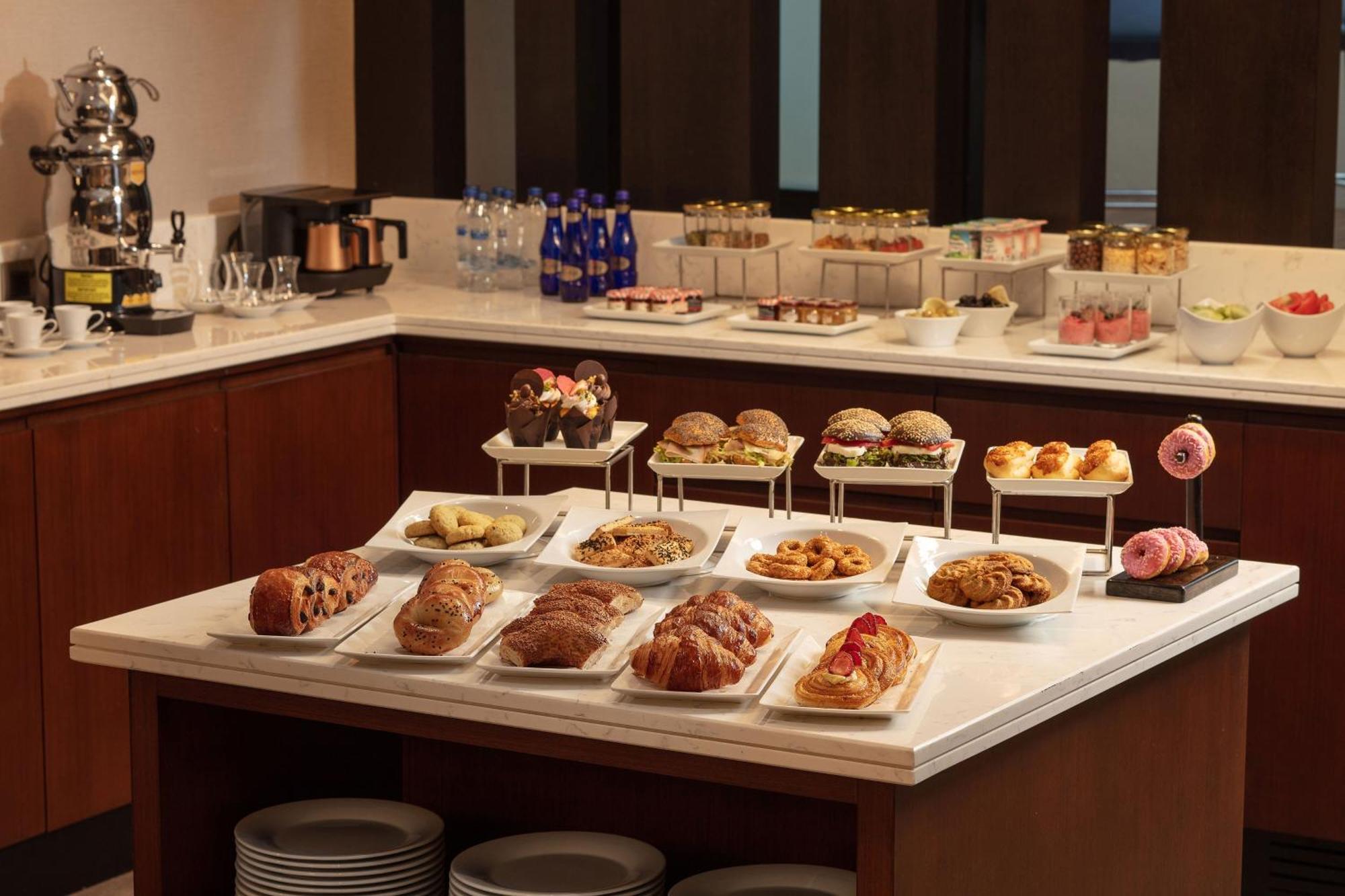 Sheraton Levent Отель 5*
